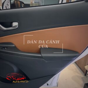 Bọc da phần cánh cửa Hyundai Kona