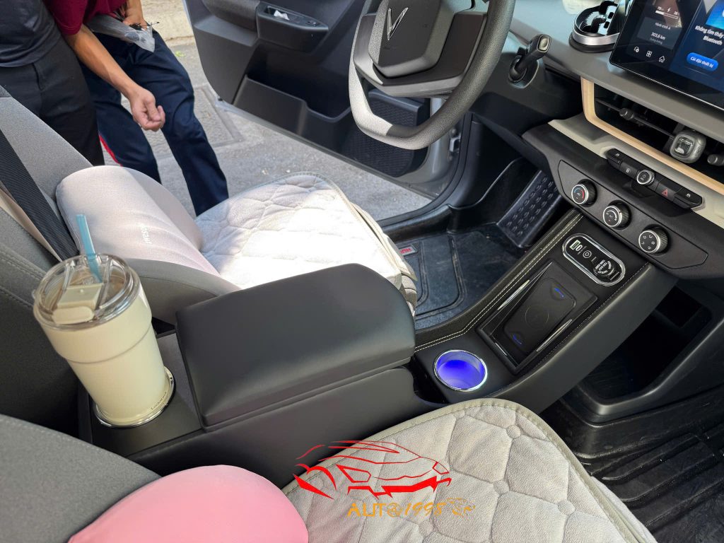 yên ngựa vf3, bệ tỳ tay vf3, vf3, phụ kiện vf3, độ. bệ tỳ tay vf3, độ yên ngựa vf3