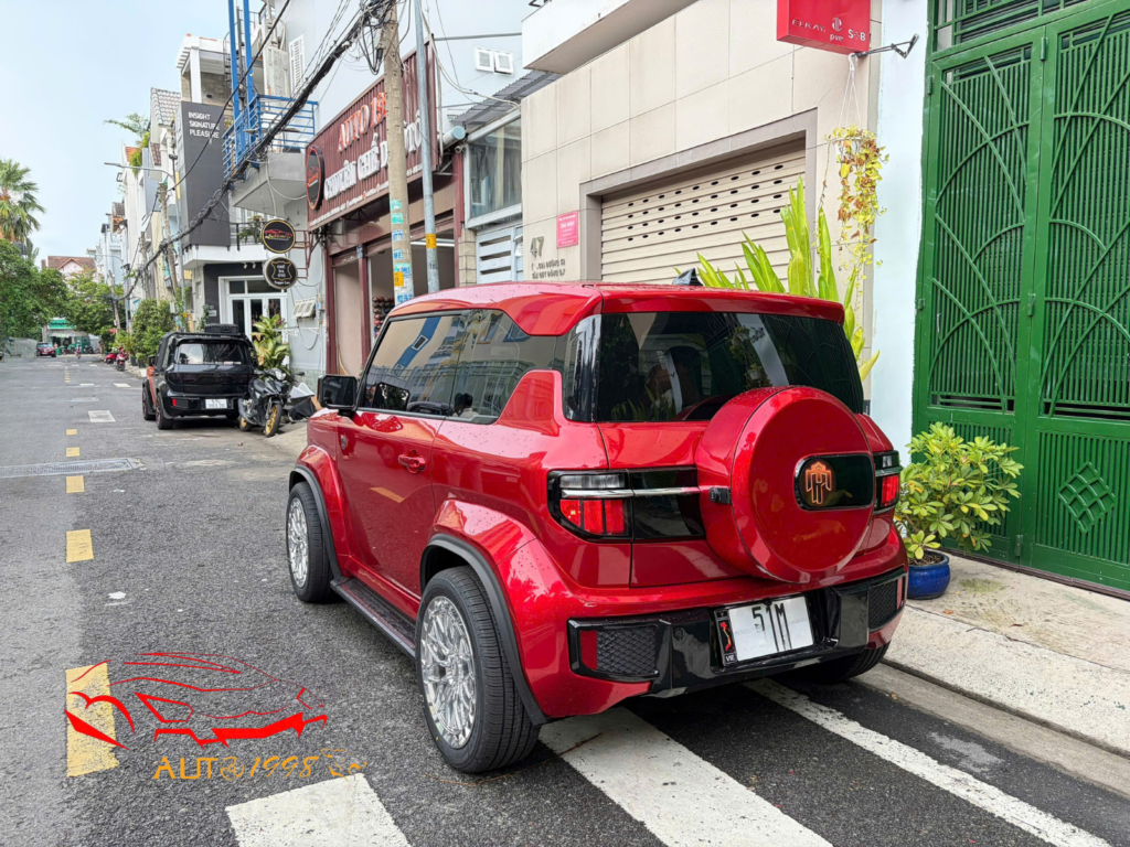 Cốp bánh sơ cua VF3 lắp thực tế trên VinFast VF3