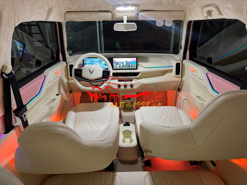 nội thất VF3 màu sáng