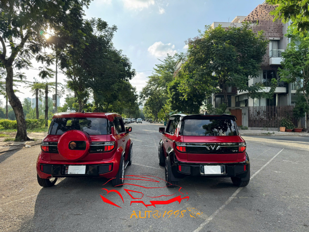 hai chiếc VF3 đỏ với hai phong cách khác nhau