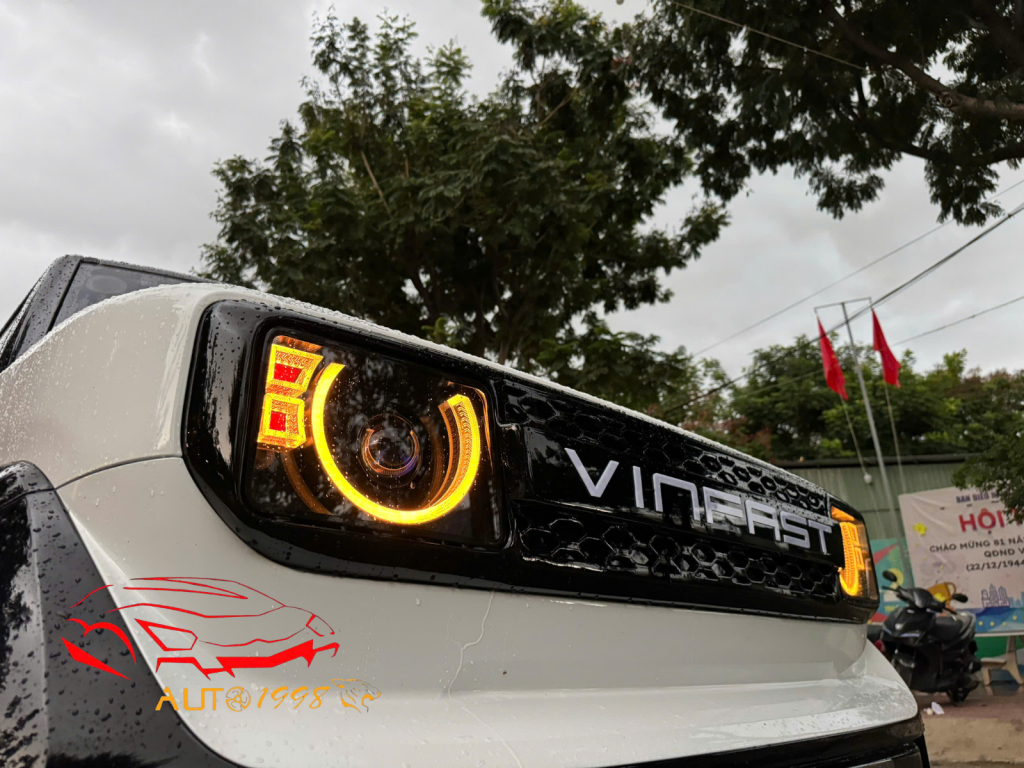 Cận cảnh Cụm Đèn Defender VF3 đèn tròn