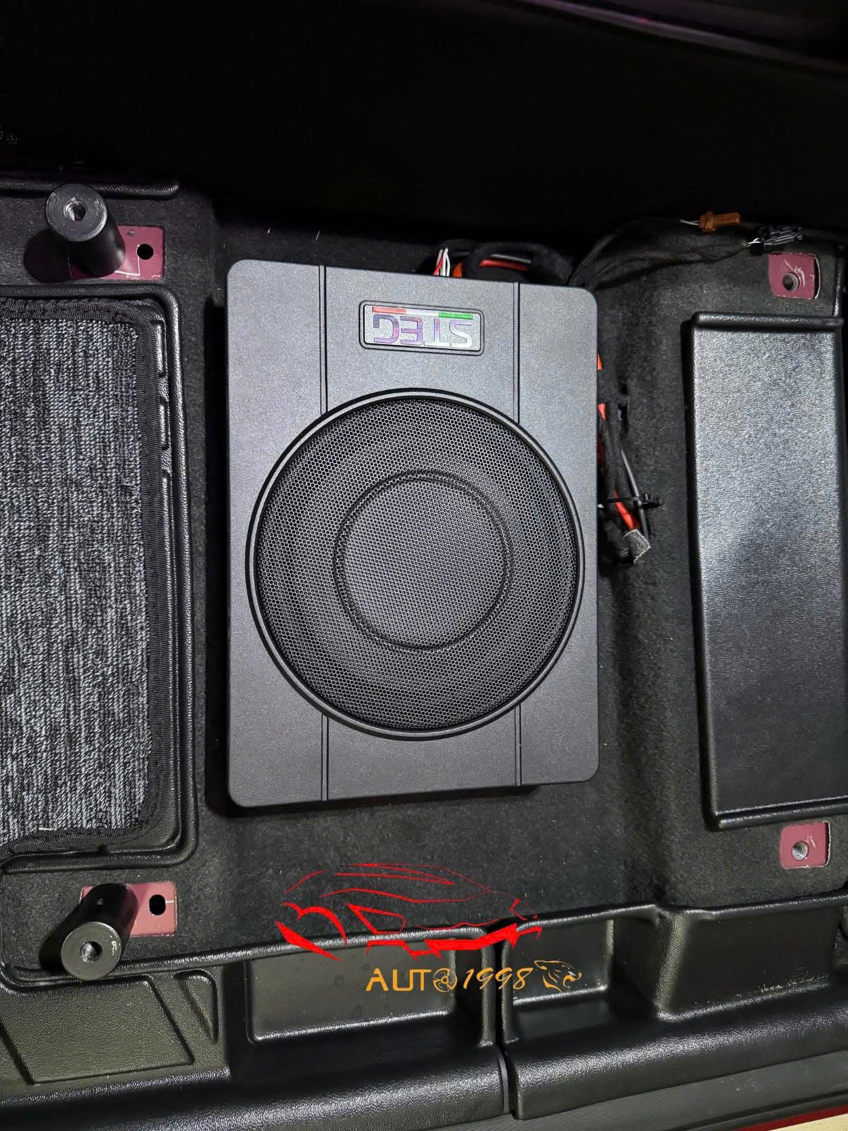 Sub gầm ghế STEG SA-8W cho VF3